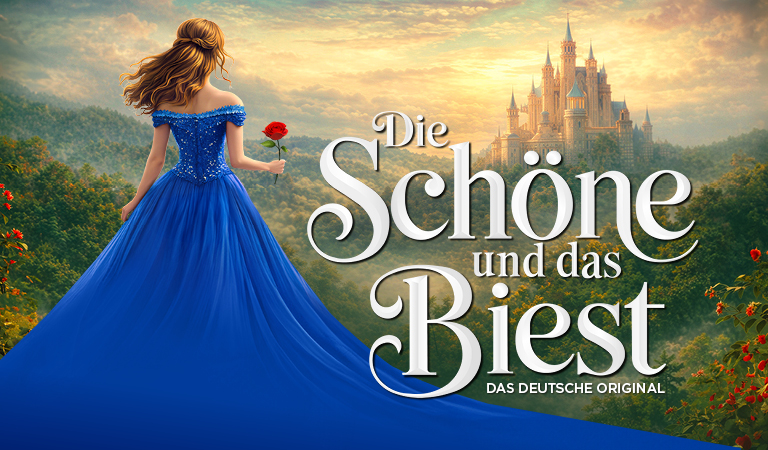 Eine Frau im blauen Kleid hält eine Rose und blickt auf ein fernes Schloss