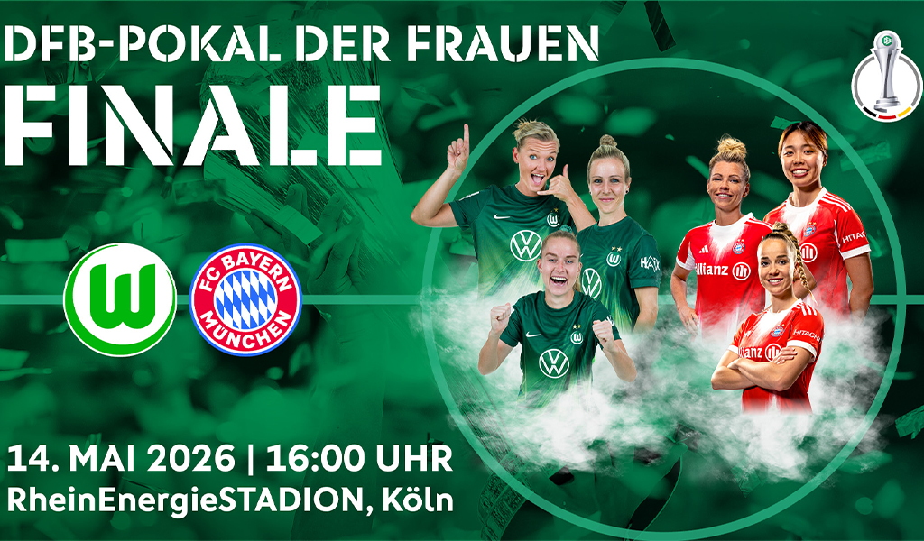 Fünf Fußballspielerinnen von Wolfsburg und Bayern lachen in grünen und roten Trikots