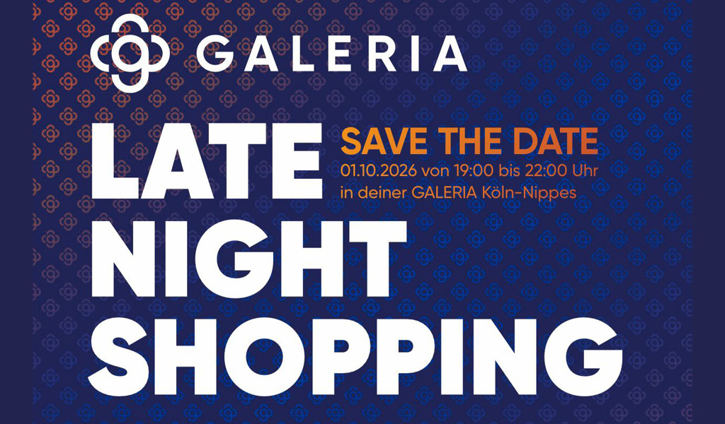 Blauer Hintergrund mit Galeria Logo und Einladung zu Late Night Shopping in Köln